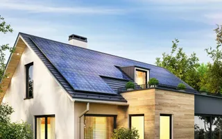 Haus mit Solarpanels