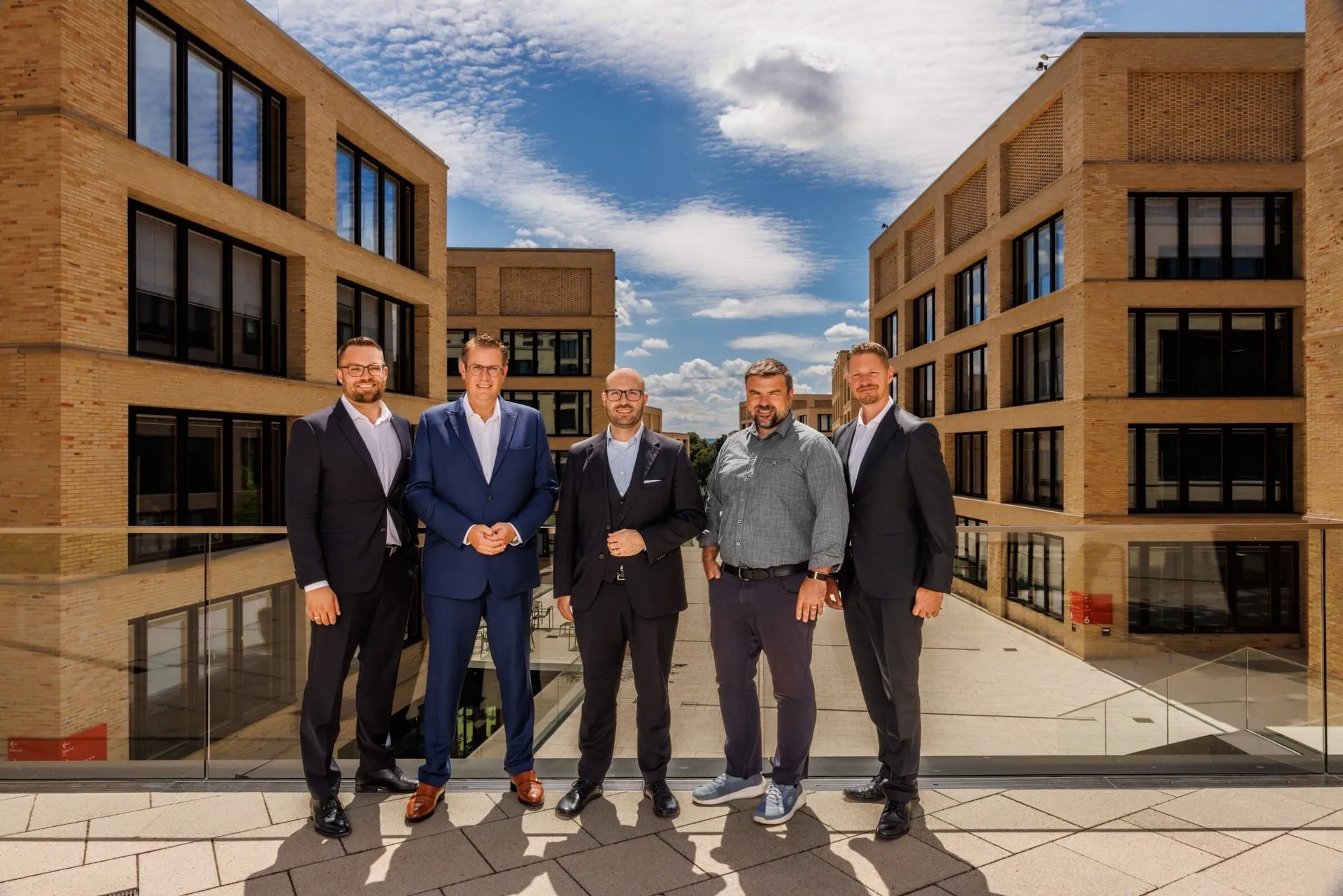 Zu sehen sind von links nach rechts: Julian Grauer, Stefan Wirtz, Stephen Wolf, Dirk Wittling, Sven Tippelt